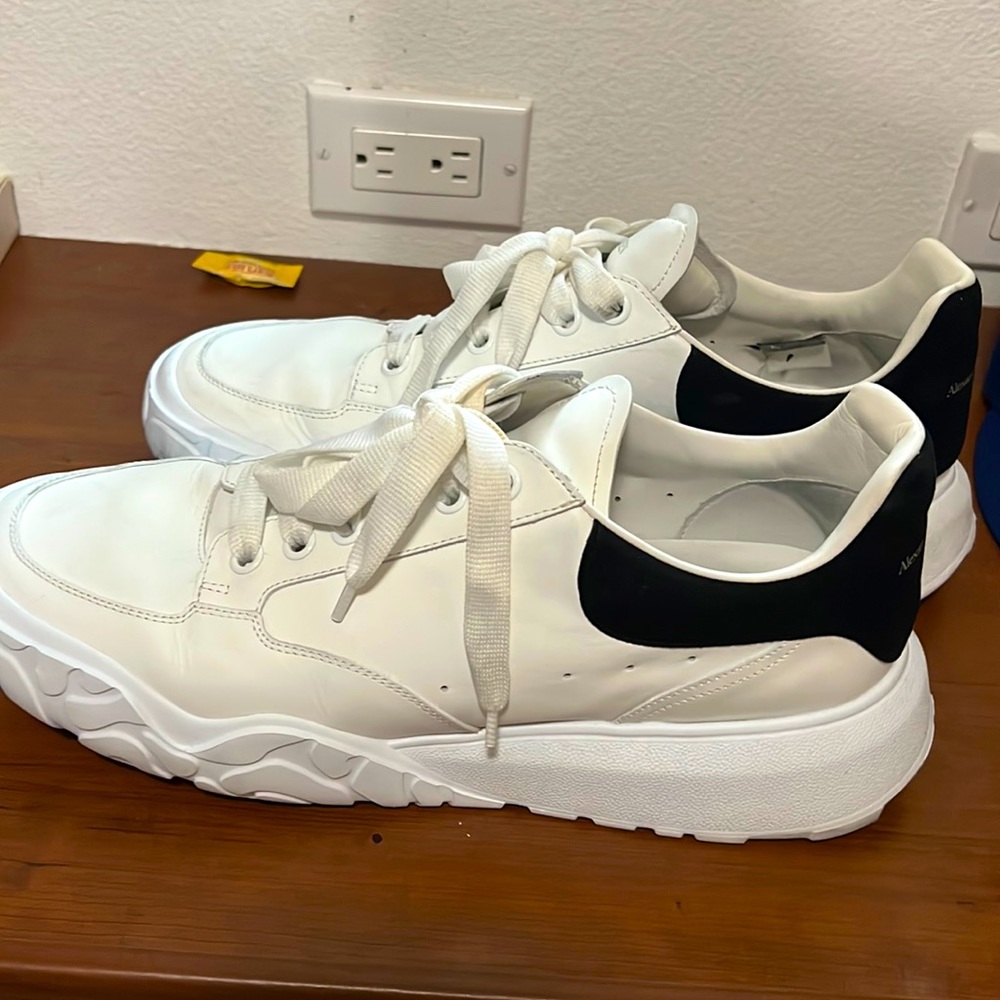 Alexander mqceen. Worn. 1x
